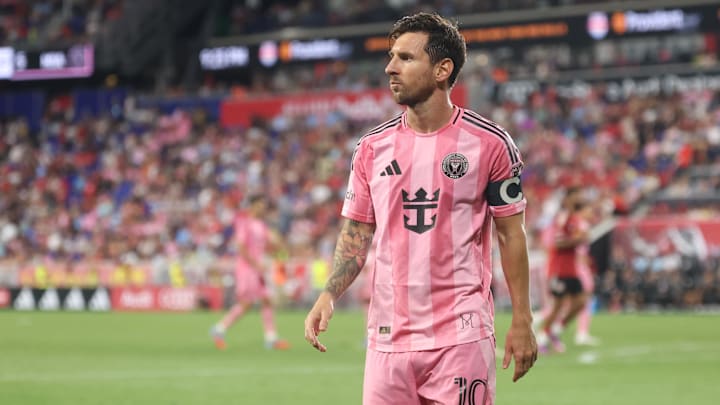 Jul 19, 2025; Harrison, New Jersey, USA; Inter Miami CF forward Lionel Messi (10) looks up during the second half Jul 19, 2025; Harrison, New Jersey, USA; Inter Miami CF forward Lionel Messi (10) looks up during the second half