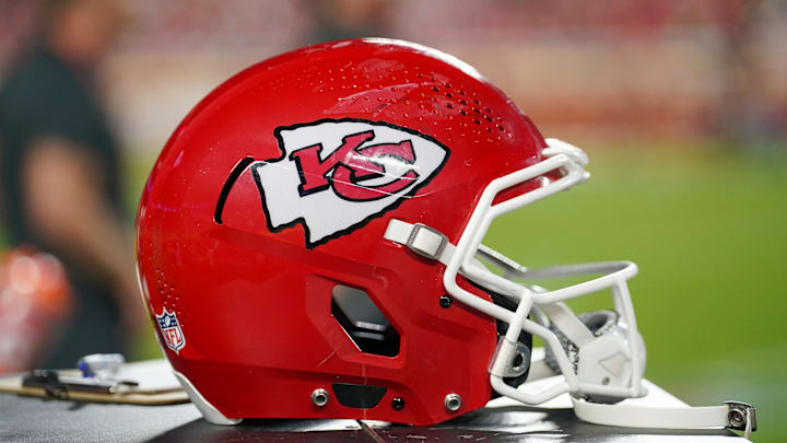 Aug 22, 2025; Kansas City, Missouri, USA; A general view of a Kansas City Chiefs helmet against the Chicago Bears during the first half of the game at GEHA Field at Arrowhead Stadium. Mandatory Credit: Denny Medley-Imagn Images Aug 22, 2025; Kansas City, Missouri, USA; A general view of a Kansas City Chiefs helmet against the Chicago Bears during the first half of the game at GEHA Field at Arrowhead Stadium. Mandatory Credit: Denny Medley-Imagn Images