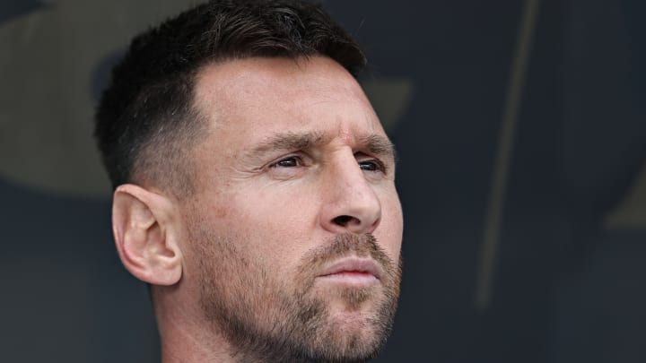 Lionel Messi allume la mèche sur Kylian Mbappé.