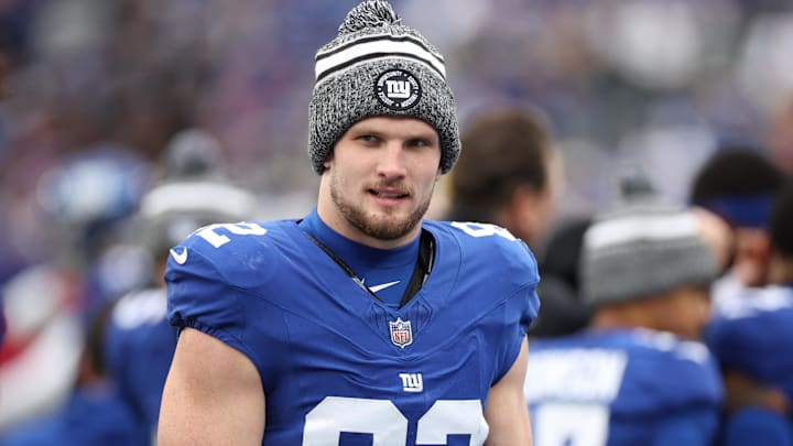 Dec 31, 2023; East Rutherford, New Jersey, USA; New York Giants tight end Daniel Bellinger (82) at MetLife Stadium. Mandatory Credit: Vincent Carchietta-USA TODAY Sports