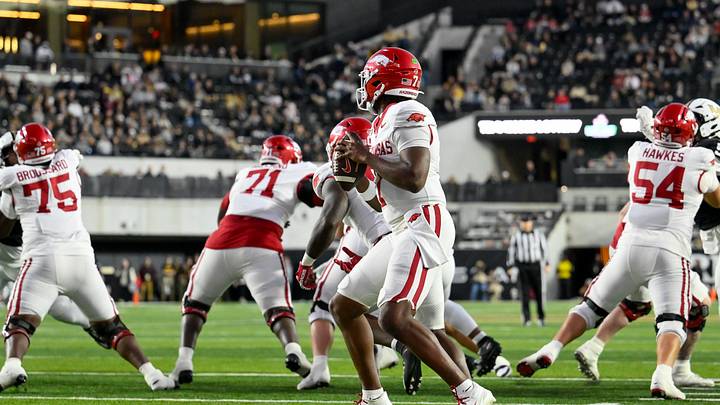 Oct 17, 2026; Nashville, Tennessee, USA; Arkansas Razorbacks quarterback KJ Jackson (7) stands in the pocket against the Vanderbilt Commodores during the first half at FirstBank Stadium. Mandatory Credit: Steve Roberts-Imagn Images Oct 17, 2026; Nashville, Tennessee, USA; Arkansas Razorbacks quarterback KJ Jackson (7) stands in the pocket against the Vanderbilt Commodores during the first half at FirstBank Stadium. Mandatory Credit: Steve Roberts-Imagn Images
