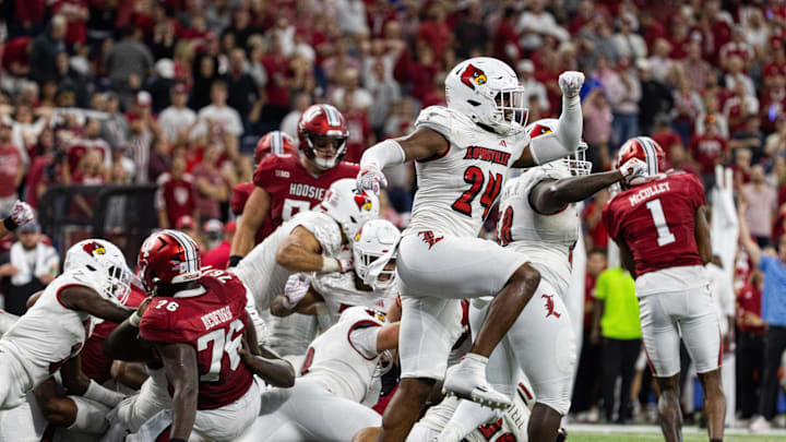 Sep 16, 2023; Indianapolis, Indiana, USA; Louisville Cardinals linebacker Jaylin Alderman (24)