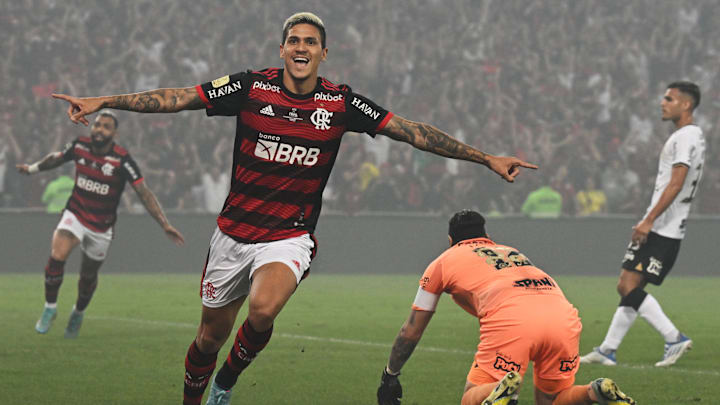 Flamengo x Corinthians contou com quase 70 mil torcedores no Maracanã