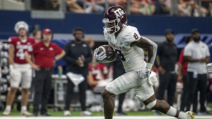 Sep 30, 2023; Arlington, Texas, USA; Texas A&M Aggies running back Le'Veon Moss (8) In action during the game between the Texas A&M Aggies and the Arkansas Razorbacks at AT&T Stadium. Mandatory Credit: Jerome Miron-USA TODAY Sports