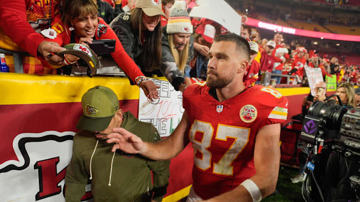 Oct 27, 2025; Kansas City, Missouri, USA; Kansas City Chiefs tight end Travis Kelce (87) walks off the field after the game against the Washington Commanders at GEHA Field at Arrowhead Stadium. Mandatory Credit: Jay Biggerstaff-Imagn Images Oct 27, 2025; Kansas City, Missouri, USA; Kansas City Chiefs tight end Travis Kelce (87) walks off the field after the game against the Washington Commanders at GEHA Field at Arrowhead Stadium. Mandatory Credit: Jay Biggerstaff-Imagn Images