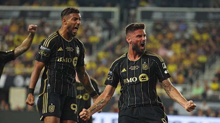 The primary job of forwards like Olivier Giroud and Denis Bouanga is to score goals. 