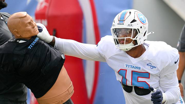 Aug 4, 2026; Nashville, TN, USA; Tennessee Titans edge Keldric Faulk (15) goes through drills during training camp at Vanderbilt Health Football Center. Mandatory Credit: Steve Roberts-Imagn Images Aug 4, 2026; Nashville, TN, USA; Tennessee Titans edge Keldric Faulk (15) goes through drills during training camp at Vanderbilt Health Football Center. Mandatory Credit: Steve Roberts-Imagn Images