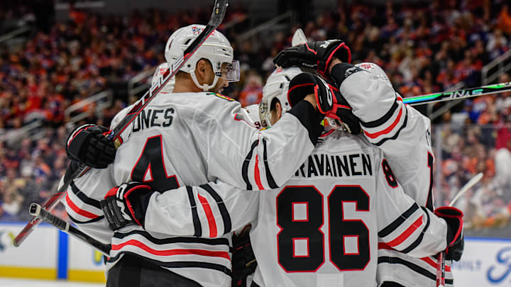 Chicago Blackhawks v Edmonton Oilers