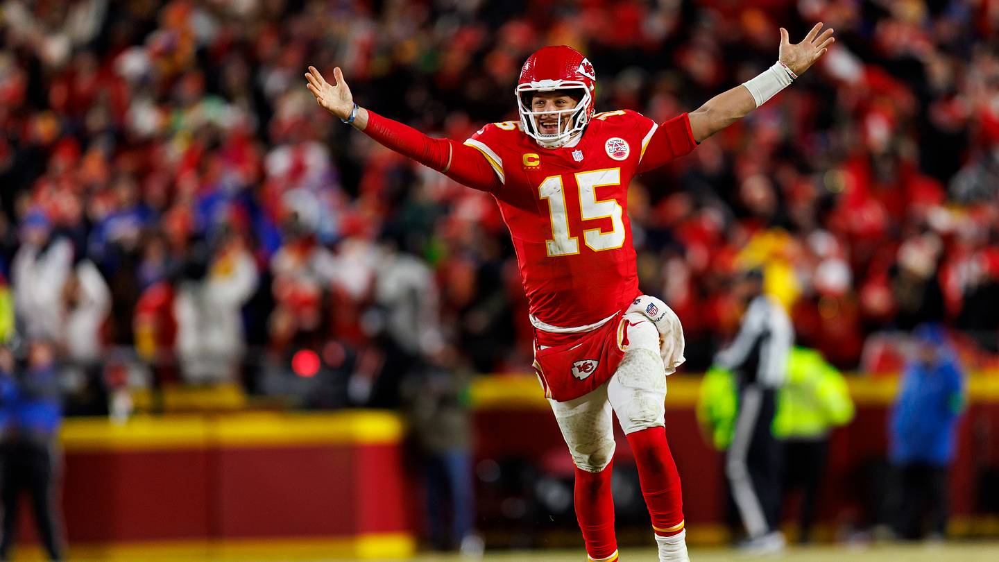 Chiefs' Offensive Strategy Shifts: Mahomes Boosts Passing Game