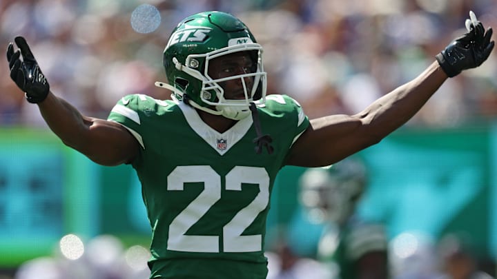 Sep 14, 2025; East Rutherford, New Jersey, USA; New York Jets safety Tony Adams (22) reacts against the Buffalo Bills during the first half at MetLife Stadium. Mandatory Credit: Vincent Carchietta-Imagn Images