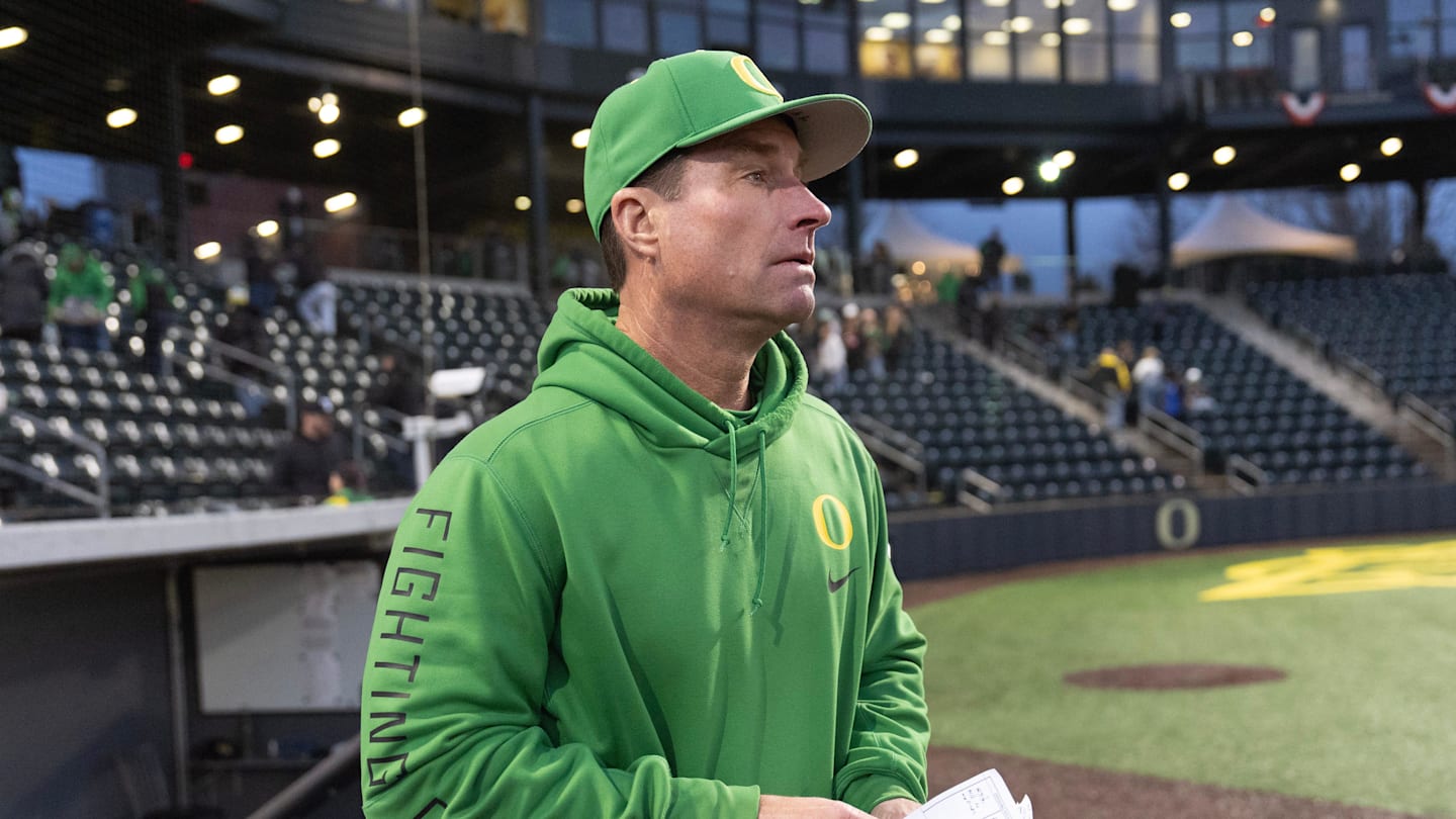 Oregon Ducks Baseball Adds Quarterback From the Football Team for Pivotal Series