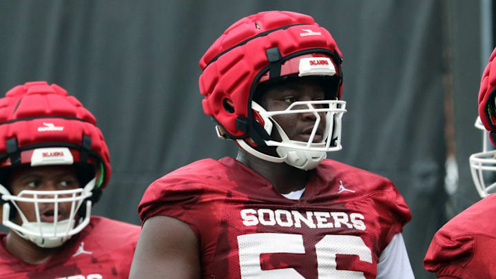 Oklahoma offensive lineman Michael Fasusi