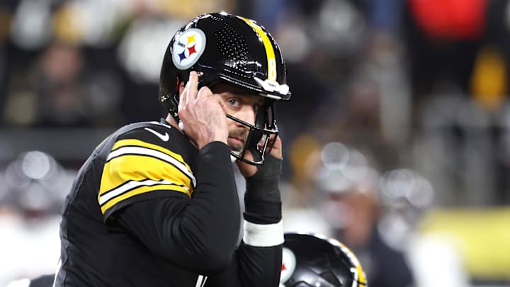 Jan 12, 2026; Pittsburgh, PA, USA; Pittsburgh Steelers quarterback Aaron Rodgers (8) audibles during the second half of an AFC Wild Card Round game against the Houston Texans at Acrisure Stadium. Mandatory Credit: Charles LeClaire-Imagn Images