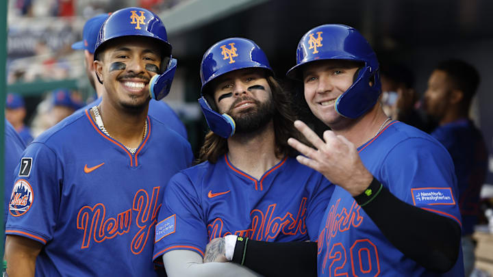 Apr 28, 2025; Washington, District of Columbia, USA; New York Mets third base Mark Vientos (27) poses for a picture with Mets outfielder Jesse Winker (3) and Mets first base Pete Alonso (20) after all three score on his three run home run against the Washington Nationals during the ninth inning at Nationals Park. Mandatory Credit: Geoff Burke-Imagn Images Apr 28, 2025; Washington, District of Columbia, USA; New York Mets third base Mark Vientos (27) poses for a picture with Mets outfielder Jesse Winker (3) and Mets first base Pete Alonso (20) after all three score on his three run home run against the Washington Nationals during the ninth inning at Nationals Park. Mandatory Credit: Geoff Burke-Imagn Images