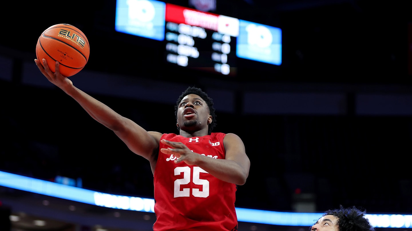 Wisconsin Badgers begin the postseason ranked in the AP Top 25
