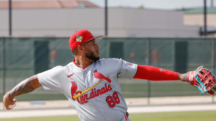Cardinals Non-Roster Invite Named Player to Watch at Spring Camp