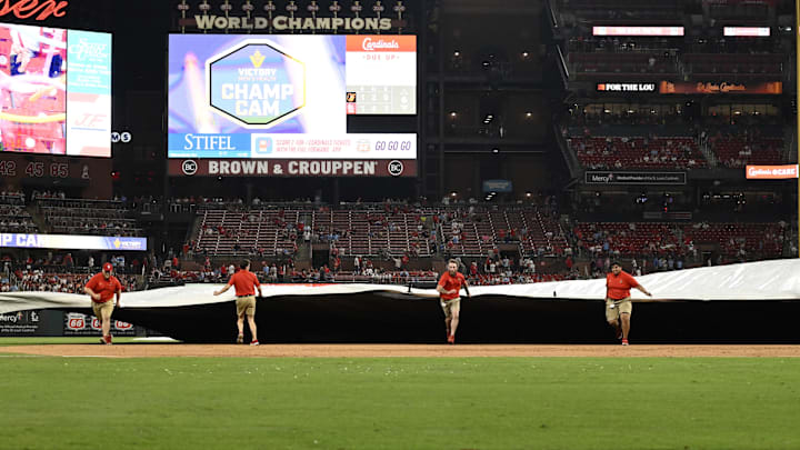 Cardinals rain delay