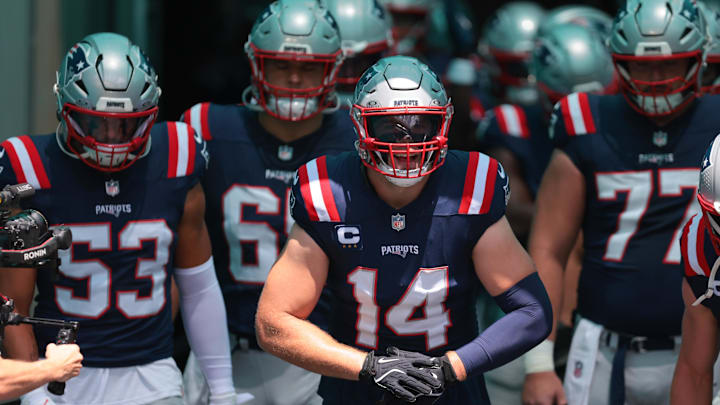 New England Patriots - Linebacker Robert Spillane