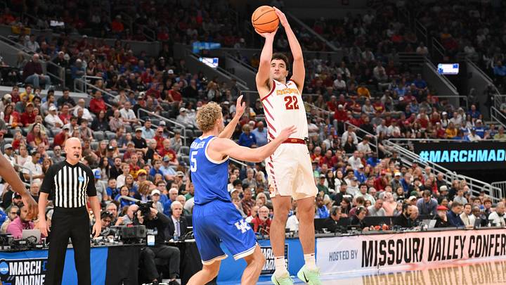 Mar 22, 2026; St. Louis, MO, USA; Iowa State Cyclones forward Milan Momcilovic (22) shoots as Kentucky Wildcats guard Collin Chandler (5) defends during the first half during a second round game of the men's 2026 NCAA Tournament at Enterprise Center. Mandatory Credit: Jeff Curry-Imagn Images Mar 22, 2026; St. Louis, MO, USA; Iowa State Cyclones forward Milan Momcilovic (22) shoots as Kentucky Wildcats guard Collin Chandler (5) defends during the first half during a second round game of the men's 2026 NCAA Tournament at Enterprise Center. Mandatory Credit: Jeff Curry-Imagn Images