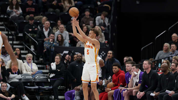 Jan 7, 2025; Salt Lake City, Utah, USA; Atlanta Hawks guard Dyson Daniels (5) shoots an open jumpsuit against the Utah Jazz during the second half at Delta Center. Mandatory Credit: Chris Nicoll-Imagn Images Jan 7, 2025; Salt Lake City, Utah, USA; Atlanta Hawks guard Dyson Daniels (5) shoots an open jumpsuit against the Utah Jazz during the second half at Delta Center. Mandatory Credit: Chris Nicoll-Imagn Images