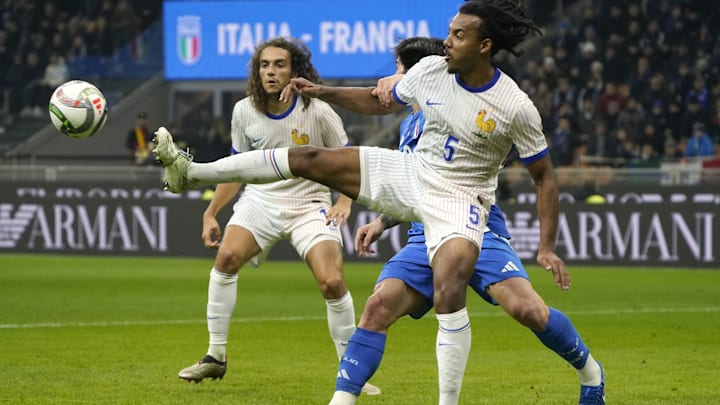 França e Itália terminaram com 13 pontos, então o 1º lugar foi decidido no confronto direto e Bleus ficaram na frente