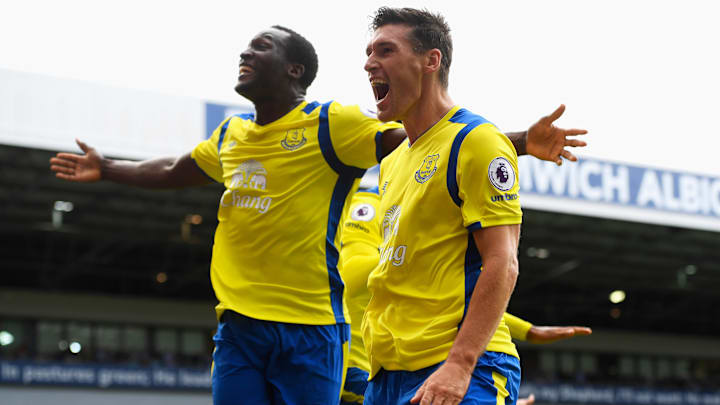 Romelu Lukaku & Gareth Barry at The Hawthorns in West Brom (20 Aug 2016)