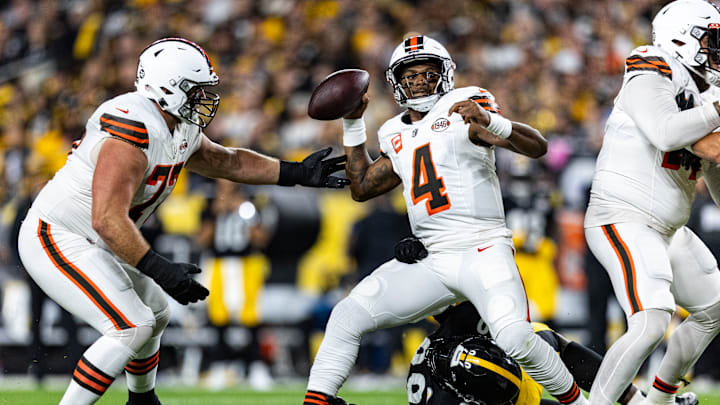 Cleveland Browns v Pittsburgh Steelers
