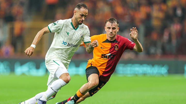 Serginho, ex-Giresunspor, chega ao Brasil para reforçar o Vasco