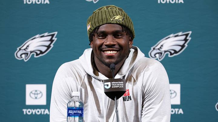 Philadelphia Eagles linebacker Jalyx Hunt