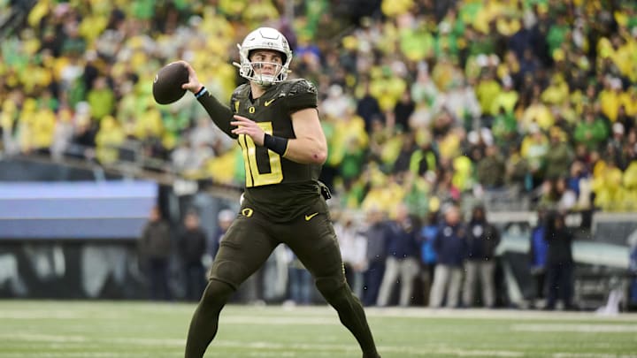Nov 4, 2023; Eugene, Oregon, USA; Oregon Ducks quarterback Bo Nix (10) throws the ball during the