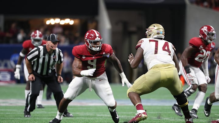 Sep 2, 2017; Atlanta, GA, USA; Alabama Crimson Tide defensive lineman Da'Shawn Hand (9) plays against Florida State Seminoles offensive lineman Derrick Kelly II (74) in their game at Mercedes-Benz Stadium. Mandatory Credit: Jason Getz-Imagn Images