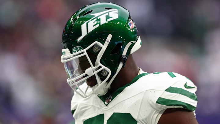 NY Jets defensive end Micheal Clemons