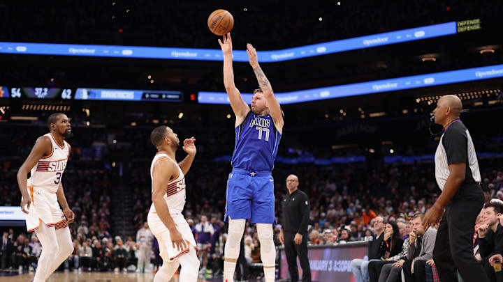 Dallas Mavericks v Phoenix Suns
