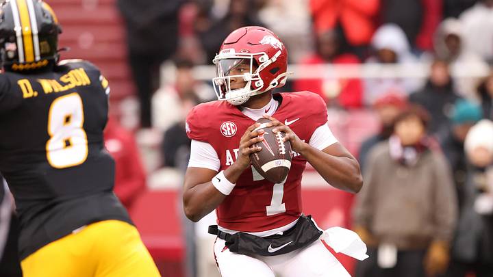 Arkansas quarterback KJ Jackson (7) drops back to pass in the first quarter against Missouri at Razorback Stadium. 