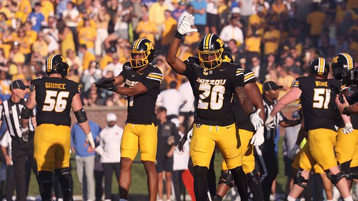 In Week 5 it was the Gators who were chomped, at the hands of the Missouri Tigers. In Week 5 it was the Gators who were chomped, at the hands of the Missouri Tigers.