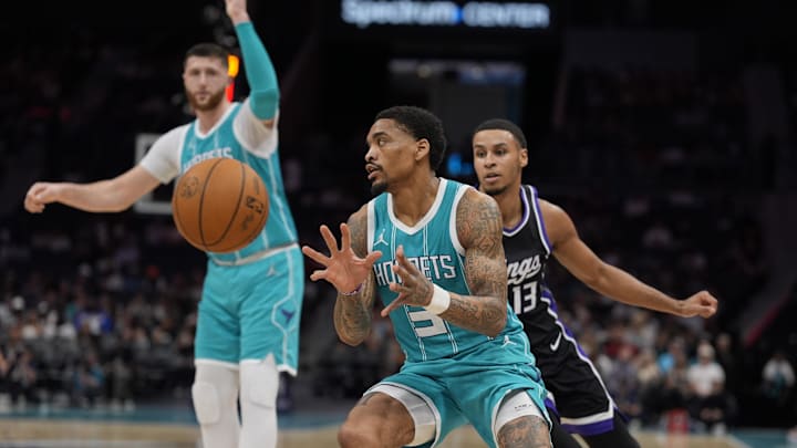 Apr 4, 2025; Charlotte, North Carolina, USA; Charlotte Hornets guard DaQuan Jeffries (3) takes the inbound pass against the Sacramento Kings during the second half at Spectrum Center. Mandatory Credit: Jim Dedmon-Imagn Images