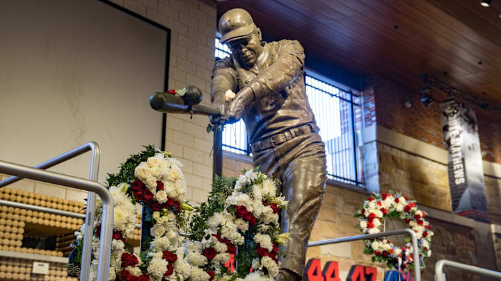 Hank Aaron statue