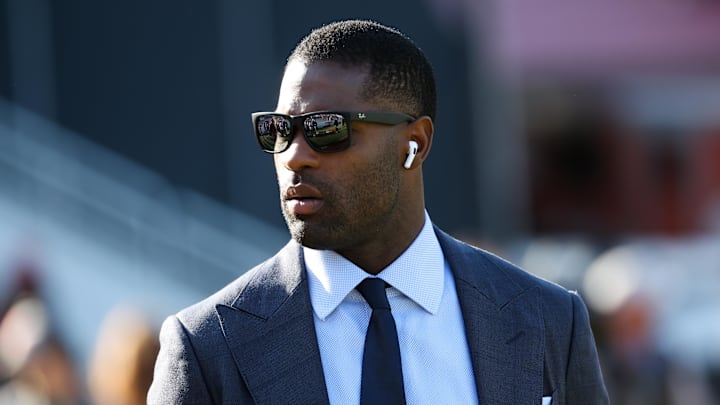 Oct 7, 2023; Dallas, Texas, USA;  Oklahoma Sooners running back coach DeMarco Murray before the game against the Texas Longhorns at the Cotton Bowl. Mandatory Credit: Kevin Jairaj-Imagn Images