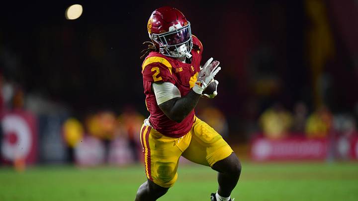 Sep 20, 2025; Los Angeles, California, USA; Southern California Trojans running back Waymond Jordan (2) runs the ball against the Michigan State Spartans during the second half at the Los Angeles Memorial Coliseum. Mandatory Credit: Gary A. Vasquez-Imagn Images Sep 20, 2025; Los Angeles, California, USA; Southern California Trojans running back Waymond Jordan (2) runs the ball against the Michigan State Spartans during the second half at the Los Angeles Memorial Coliseum. Mandatory Credit: Gary A. Vasquez-Imagn Images
