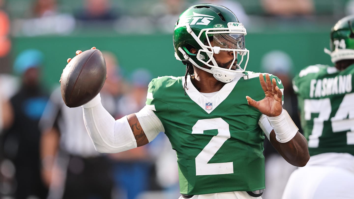 Jets Weigh Two QB Options Behind Geno Smith