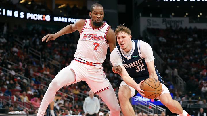Jan 31, 2026; Houston, Texas, USA; Dallas Mavericks forward Cooper Flagg (32) controls the ball as Houston Rockets forward Kevin Durant (7) defends during the third quarter at Toyota Center. Mandatory Credit: Troy Taormina-Imagn Images Jan 31, 2026; Houston, Texas, USA; Dallas Mavericks forward Cooper Flagg (32) controls the ball as Houston Rockets forward Kevin Durant (7) defends during the third quarter at Toyota Center. Mandatory Credit: Troy Taormina-Imagn Images