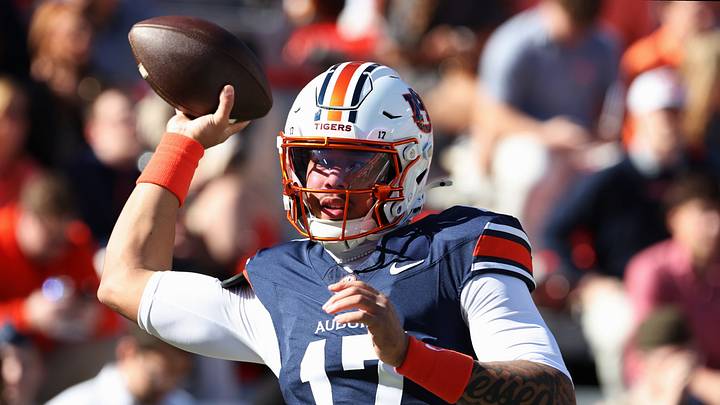 Auburn fell to the LSU Tigers 38-17 on Saturday at Jordan-Hare Stadium. Auburn fell to the LSU Tigers 38-17 on Saturday at Jordan-Hare Stadium.