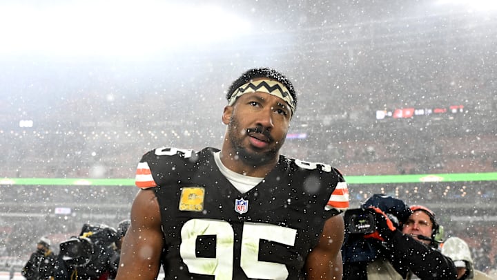 Pittsburgh Steelers v Cleveland Browns