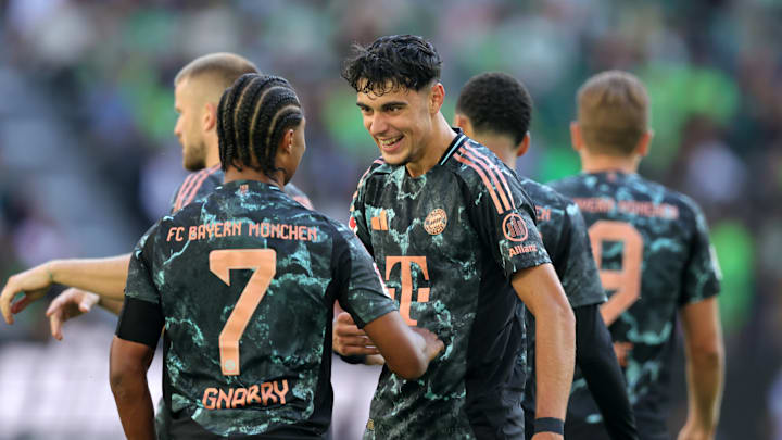 Aleksandar Pavlovic, Serge Gnabry Aleksandar Pavlovic, Serge Gnabry