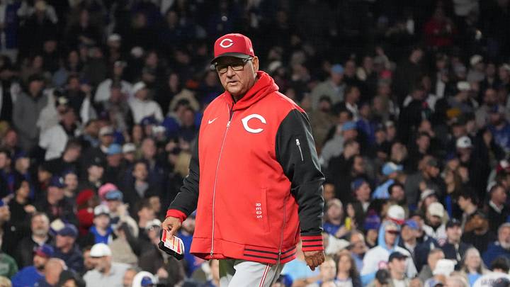 May 5, 2026; Chicago, Illinois, USA; Cincinnati Reds manager Terry Francona (77) makes a pitching change against the Chicago Cubs during the sixth inning at Wrigley Field. Mandatory Credit: David Banks-Imagn Images