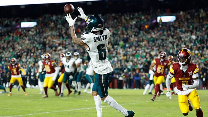 Philadelphia Eagles wide receiver Devonta Smith (6) makes a catch to score a touchdown against the Washington Commanders in the first half at Northwest Stadium. Philadelphia Eagles wide receiver Devonta Smith (6) makes a catch to score a touchdown against the Washington Commanders in the first half at Northwest Stadium.