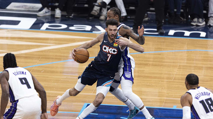 Nov 19, 2025; Oklahoma City, Oklahoma, USA; Oklahoma City Thunder center Chet Holmgren (7) drives to the basket against the Sacramento Kings during the first quarter at Paycom Center. Mandatory Credit: Alonzo Adams-Imagn Images