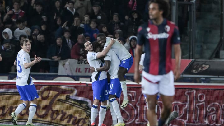 L'esultanza di gruppo dell'Inter. 