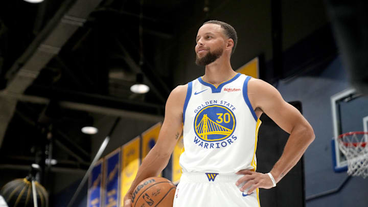 Sep 29, 2025; San Francisco, CA, USA; Golden State Warriors guard Stephen Curry (30) holds onto the ball during Media Day at the Chase Center. Mandatory Credit: Cary Edmondson-Imagn Images Sep 29, 2025; San Francisco, CA, USA; Golden State Warriors guard Stephen Curry (30) holds onto the ball during Media Day at the Chase Center. Mandatory Credit: Cary Edmondson-Imagn Images
