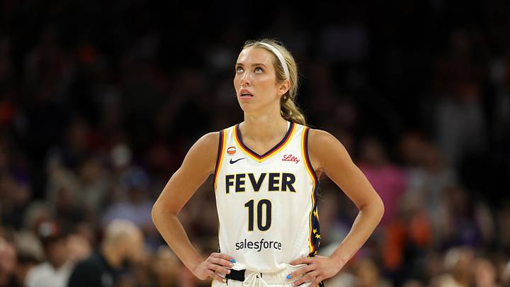 Jul 9, 2026; Phoenix, Arizona, USA; Indiana Fever guard Lexie Hull (10) against the Phoenix Mercury at Mortgage Matchup Center. Mandatory Credit: Mark J. Rebilas-Imagn Images Jul 9, 2026; Phoenix, Arizona, USA; Indiana Fever guard Lexie Hull (10) against the Phoenix Mercury at Mortgage Matchup Center. Mandatory Credit: Mark J. Rebilas-Imagn Images